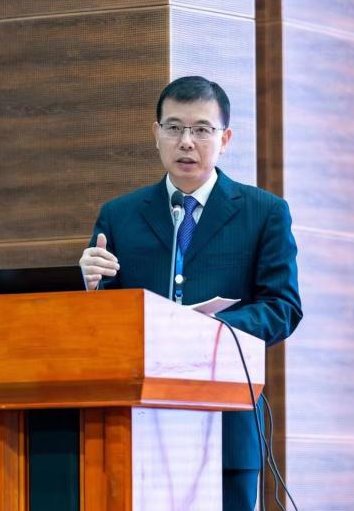 【2024师德标兵候选人风采】外国语学院：任育新