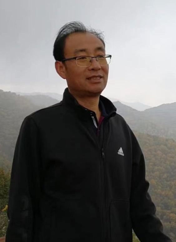 教学名师 | 何继爱 ：耕耘教坛 传承育人使命