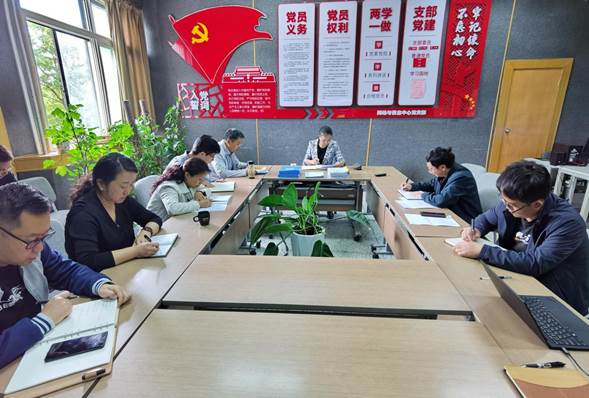 曹洁副校长到网络与信息中检查指导网络安全工作